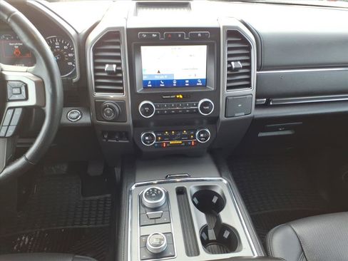 Used 2021 Ford Expedition XLT image 13