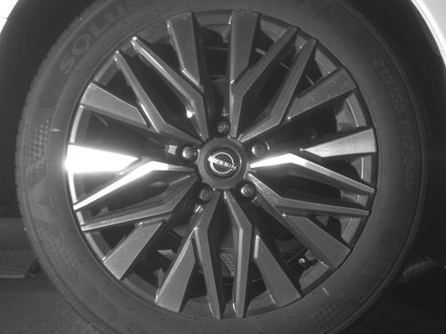 Used 2025 Nissan Altima 2.5 SV image 15