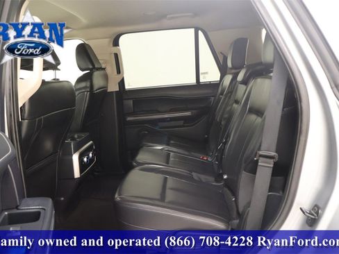 Used 2024 Ford Expedition XLT image 13