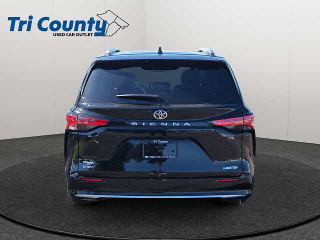 Certified 2026 Toyota Sienna Limited FWD image 7