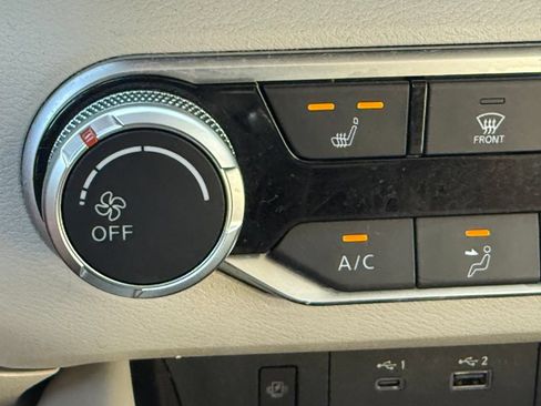 Used 2023 Nissan Altima 2.5 SV w/ SV Premium Package FWD image 5