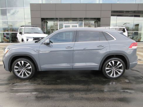 Used 2022 Volkswagen Atlas Cross Sport SEL Premium R-Line image 4
