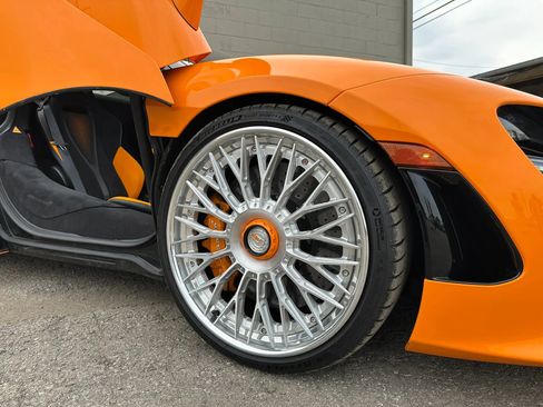 Used 2025 McLaren 750S Spider RWD image 10