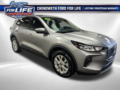 Used 2023 Ford Escape Active w/ Tech Pack #2 AWD/4WD image 8