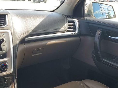Used 2014 GMC Acadia SLT image 26