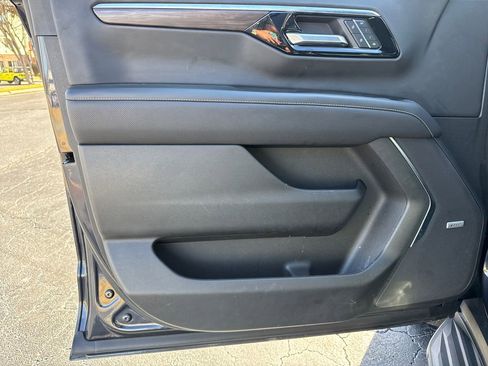 Certified 2025 Chevrolet Tahoe Premier image 11