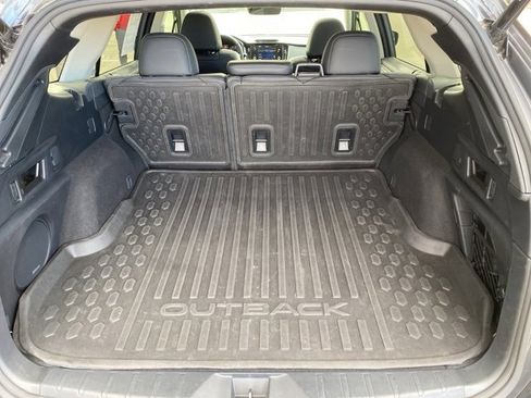 Used 2021 Subaru Outback Limited image 4