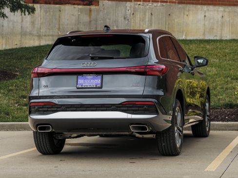 Certified 2025 Audi Q5 Premium AWD/4WD image 4