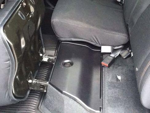 Used 2016 Toyota Tacoma SR5 image 16