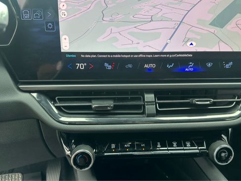 Used 2024 Chevrolet Equinox EV RS FWD image 13