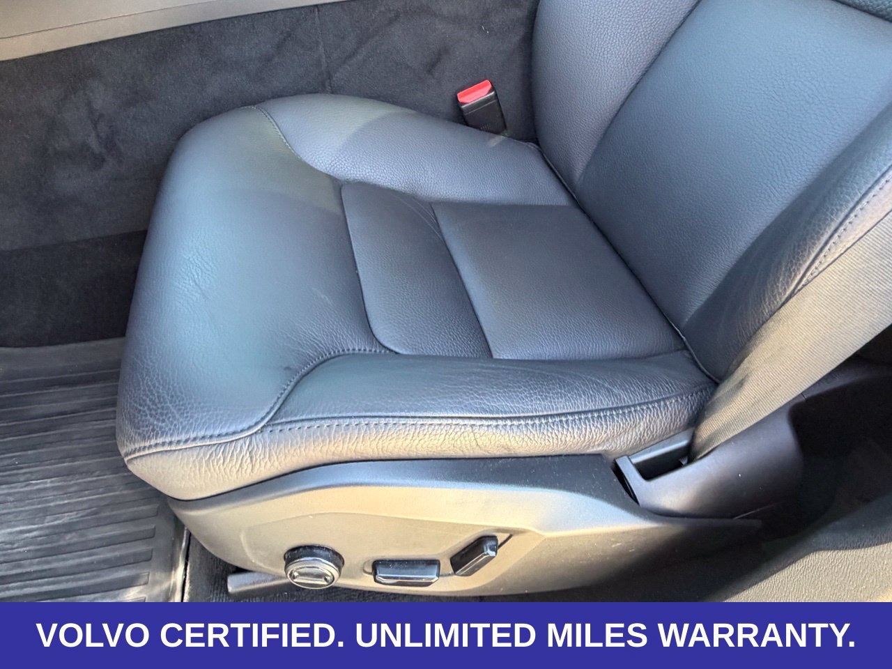Certified 2024 Volvo XC60 B5 Plus w/ Protection Package Premier AWD/4WD image 34