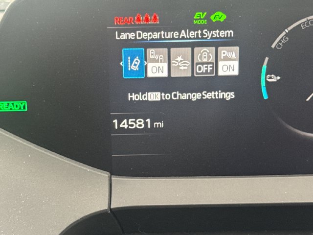 Used 2023 Toyota Prius Prime FWD image 18