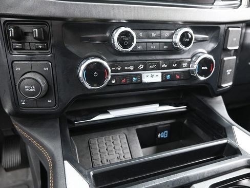 Used 2024 Ford F250 Platinum image 23