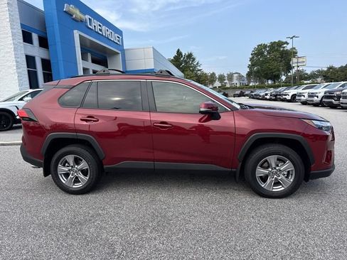 Used 2025 Toyota RAV4 XLE w/ Convenience Package FWD image 2