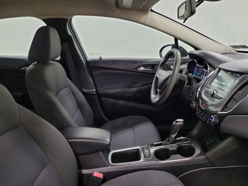 Used 2017 Chevrolet Cruze LT w/ Convenience Package FWD image 21