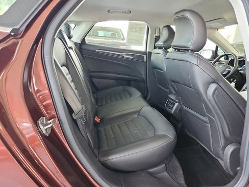 Used 2016 Ford Fusion SE w/ Equipment Group 202A FWD image 20