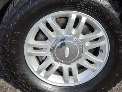 Used 2013 Ford F150 Lariat w/ Mid Equipment Group image 10