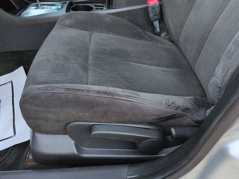 Used 2010 Nissan Altima 2.5 S FWD image 11