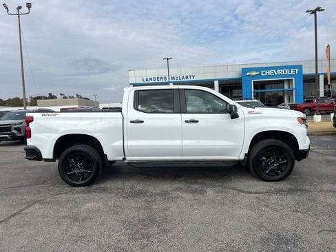 Used 2025 Chevrolet Silverado 1500 LT Trail Boss w/ Convenience Package II image 2
