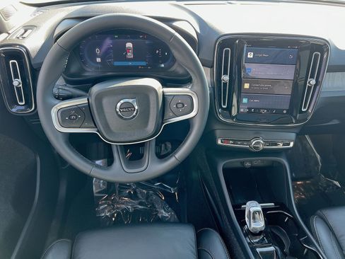 Certified 2023 Volvo XC40 B5 Plus w/ Protection Package Premier image 16