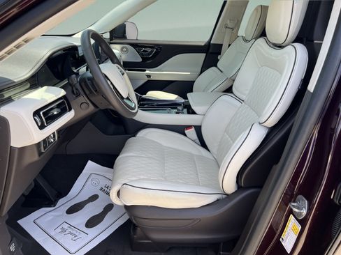 Certified 2024 Lincoln Aviator Black Label w/ Class IV Trailer Tow Package AWD/4WD image 19