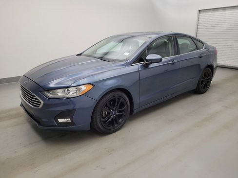 Used 2019 Ford Fusion SE w/ Equipment Group 151A image 2