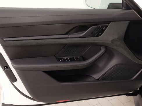 Used 2023 Porsche Taycan GTS image 25