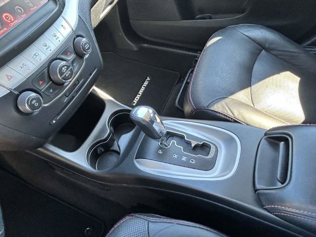 Used 2015 Dodge Journey R/T w/ Flexible Seating Group FWD image 28