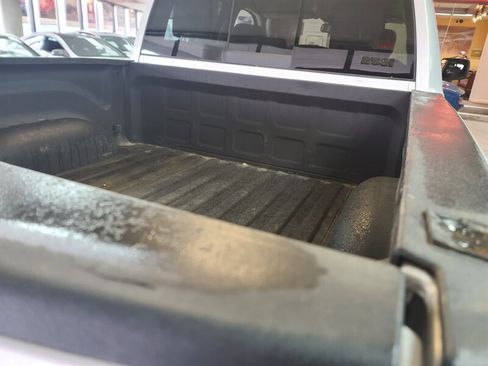 Used 2016 RAM 1500 Classic SLT w/ SLT Plus D￩cor Group image 29