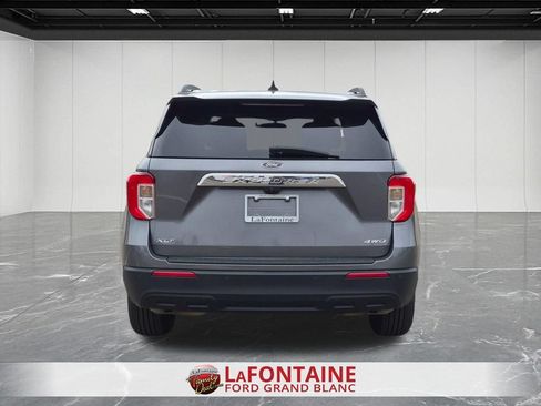 Used 2021 Ford Explorer XLT w/ Equipment Group 202A AWD/4WD image 4