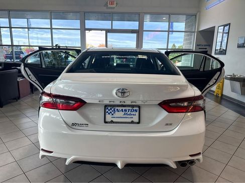 Used 2024 Toyota Camry SE FWD image 10