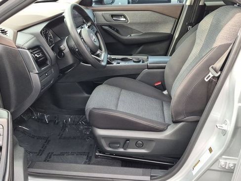 Used 2022 Nissan Rogue SV AWD/4WD image 9