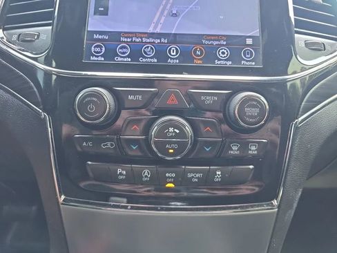 Used 2020 Jeep Grand Cherokee Limited w/ Luxury Group II image 36