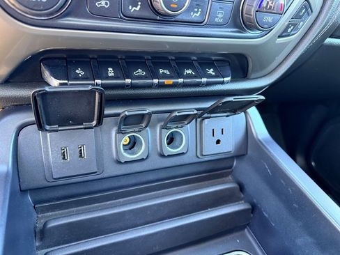 Used 2018 Chevrolet Silverado 1500 High Country image 33