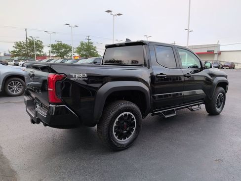 Used 2026 Toyota Tacoma TRD Off-Road AWD/4WD image 5