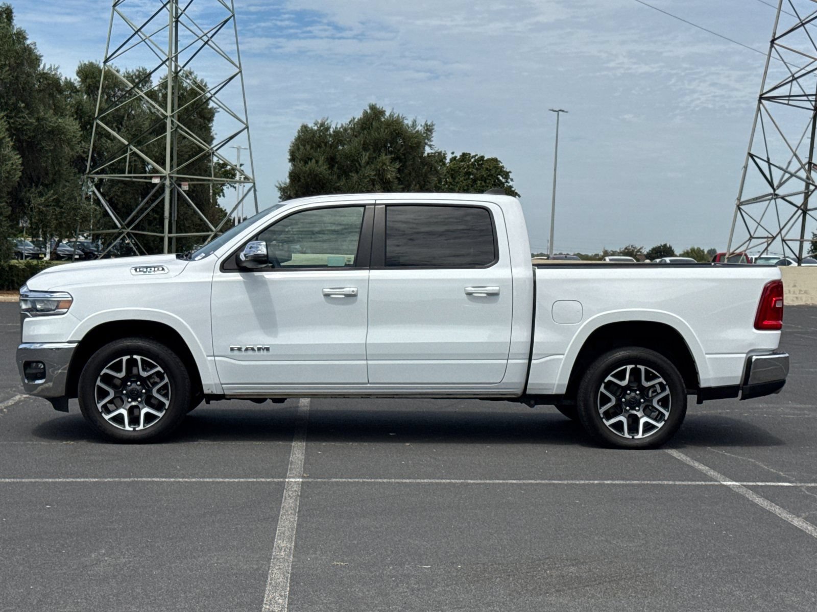 Used 2025 RAM 1500 Laramie AWD/4WD image 7