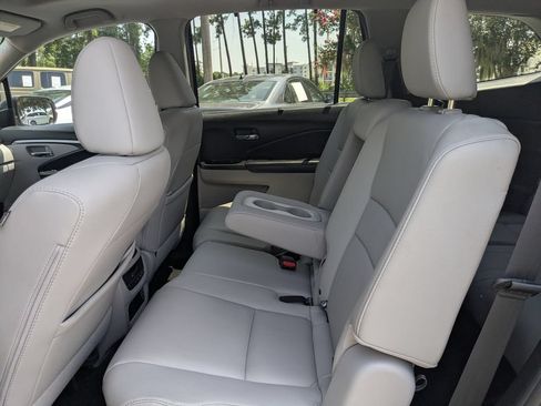 Used 2021 Honda Pilot Special Edition image 12