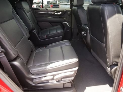 Used 2023 GMC Yukon Denali AWD/4WD image 18