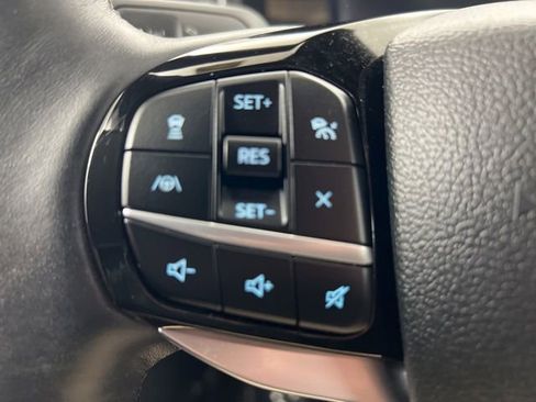 Used 2023 Ford Explorer Platinum w/ Technology Package AWD/4WD image 21