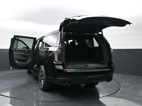Used 2025 Chevrolet Suburban RST w/ Comfort Package AWD/4WD image 46