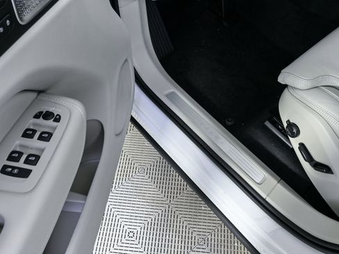 New 2026 Volvo XC60 B5 Ultra w/ Climate Package image 8