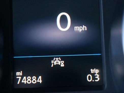 Certified 2021 Volkswagen Tiguan SE w/ Panoramic Sunroof Package image 16