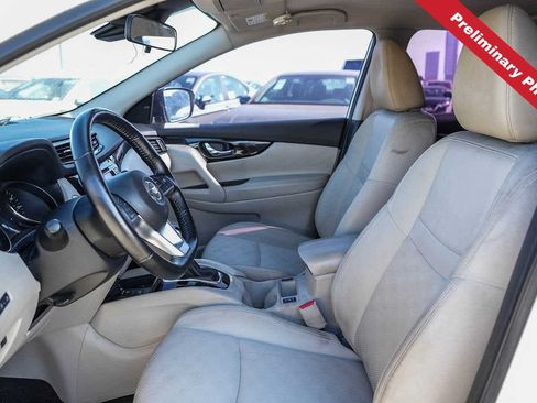 Used 2022 Nissan Rogue Sport SV w/ Technology Package FWD image 14