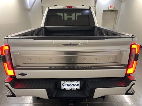 Used 2024 Ford F250 Platinum image 5