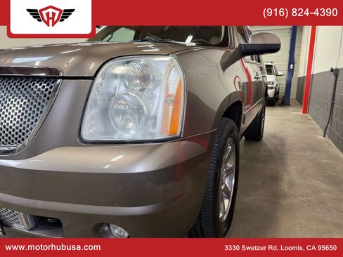 Used 2011 GMC Yukon Denali image 14