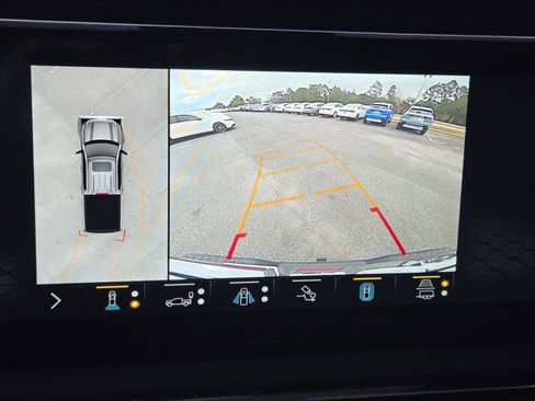 Used 2022 GMC Sierra 1500 AT4 w/ AT4 Premium Package image 15