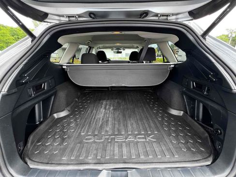 Used 2022 Subaru Outback Premium image 32