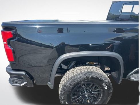 Used 2024 Chevrolet Silverado 2500 ZR2 w/ Technology Package AWD/4WD image 3