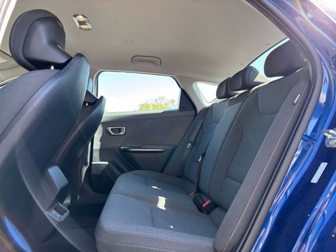 Used 2025 Kia K4 LXS FWD image 24