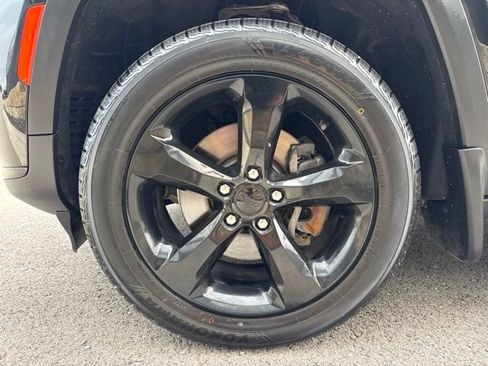 Used 2021 Jeep Grand Cherokee L Laredo AWD/4WD image 21